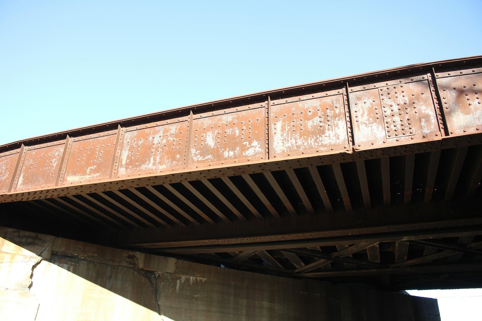 Girder detail, west track